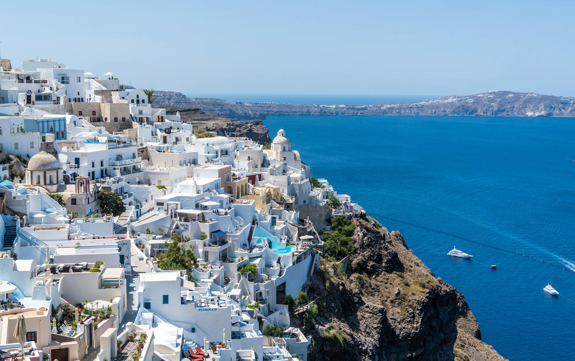 Greece Travel Guide: Top Destinations, Food, and Travel Tips